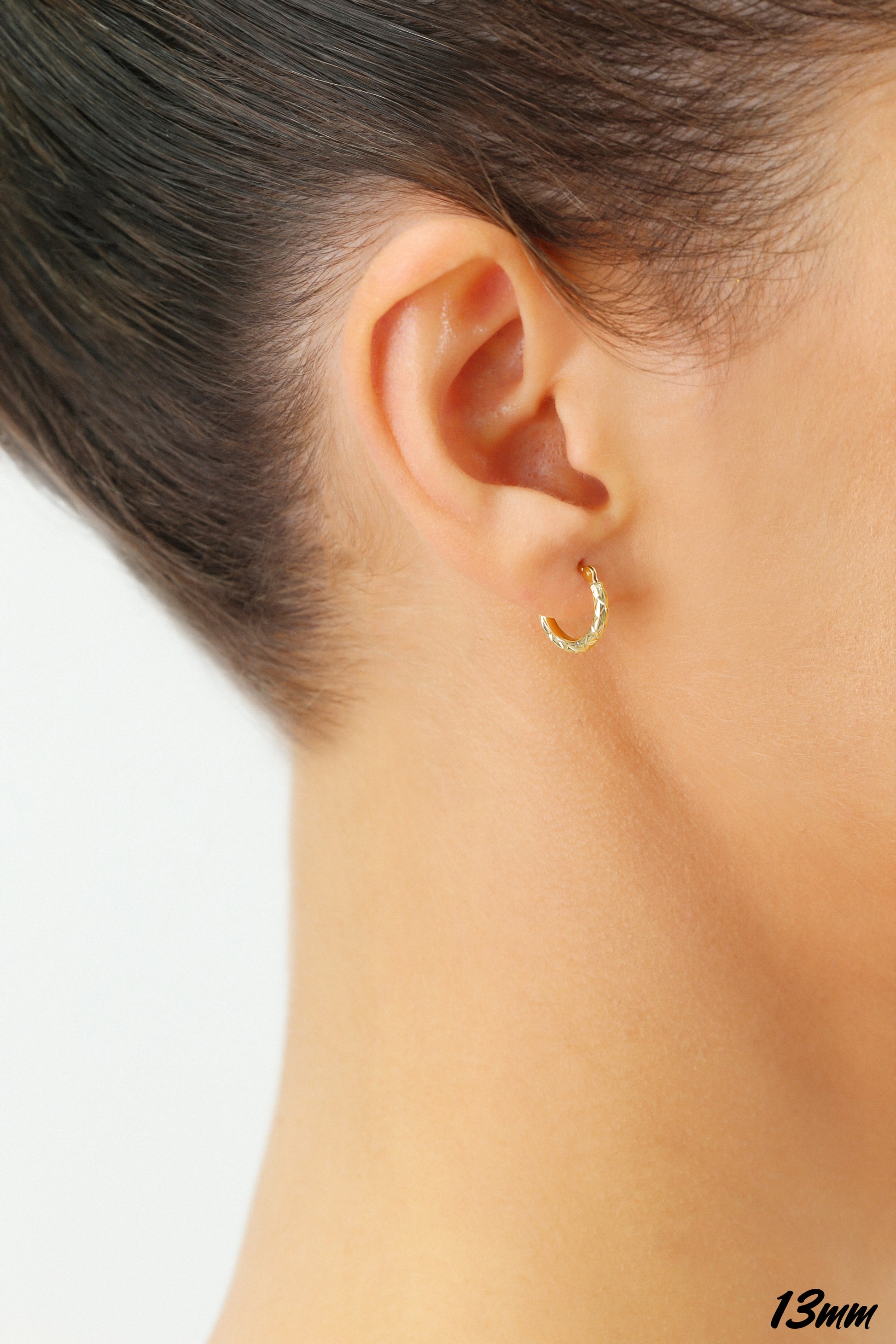 Medium Hoop Earrings in Yellow, Rose or White Gold