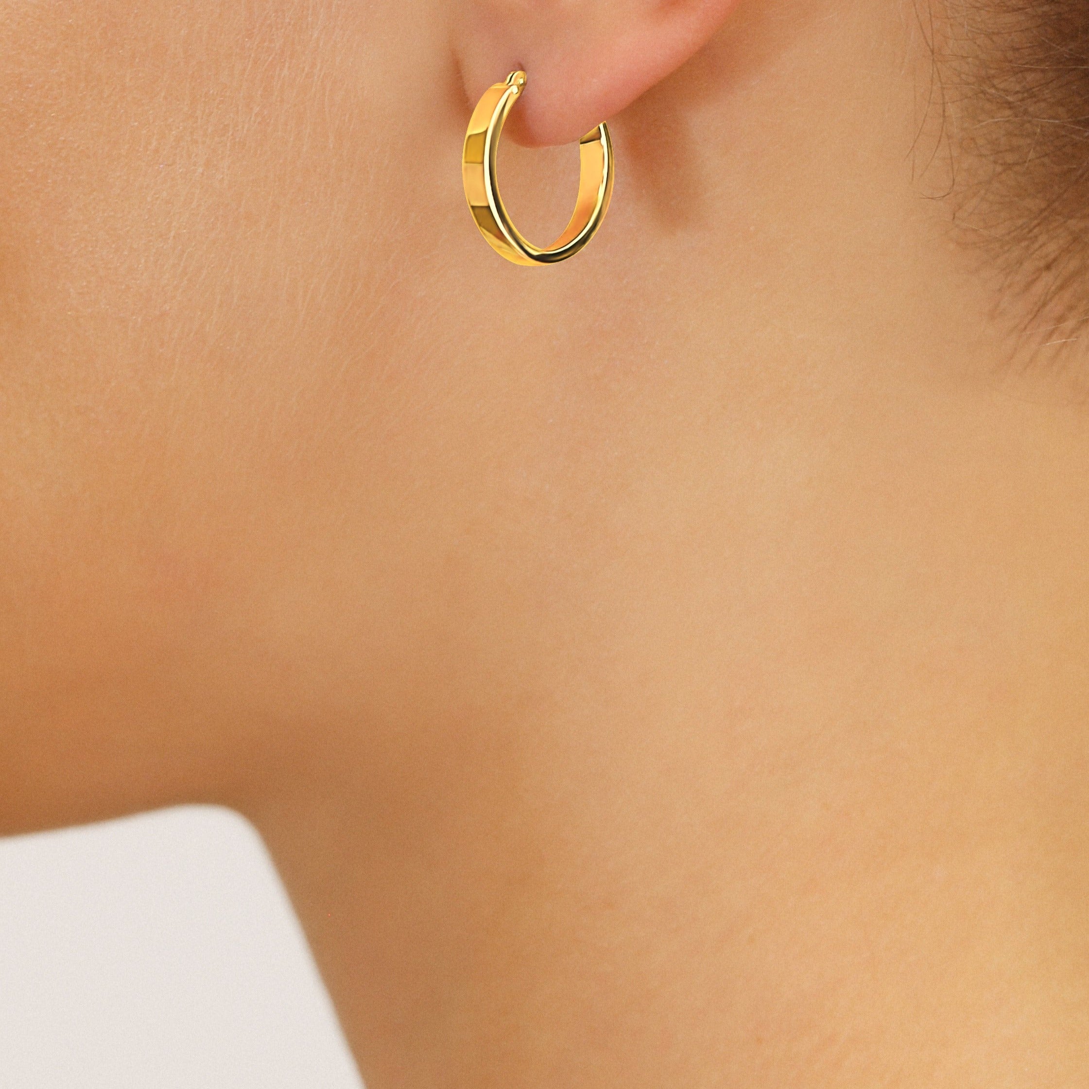 Classy Minimalist Gold Hoop Earrings